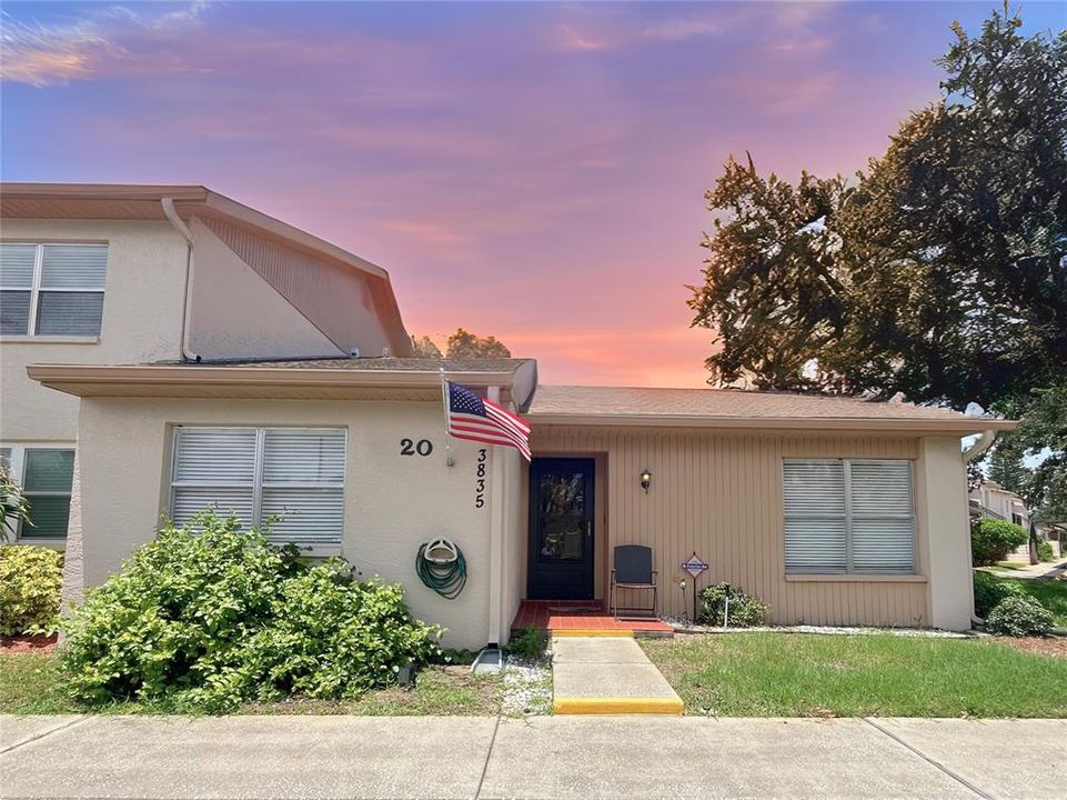 На продажу: $179,999 (2 спален, 2 ванн, 1318 Квадратных фут)