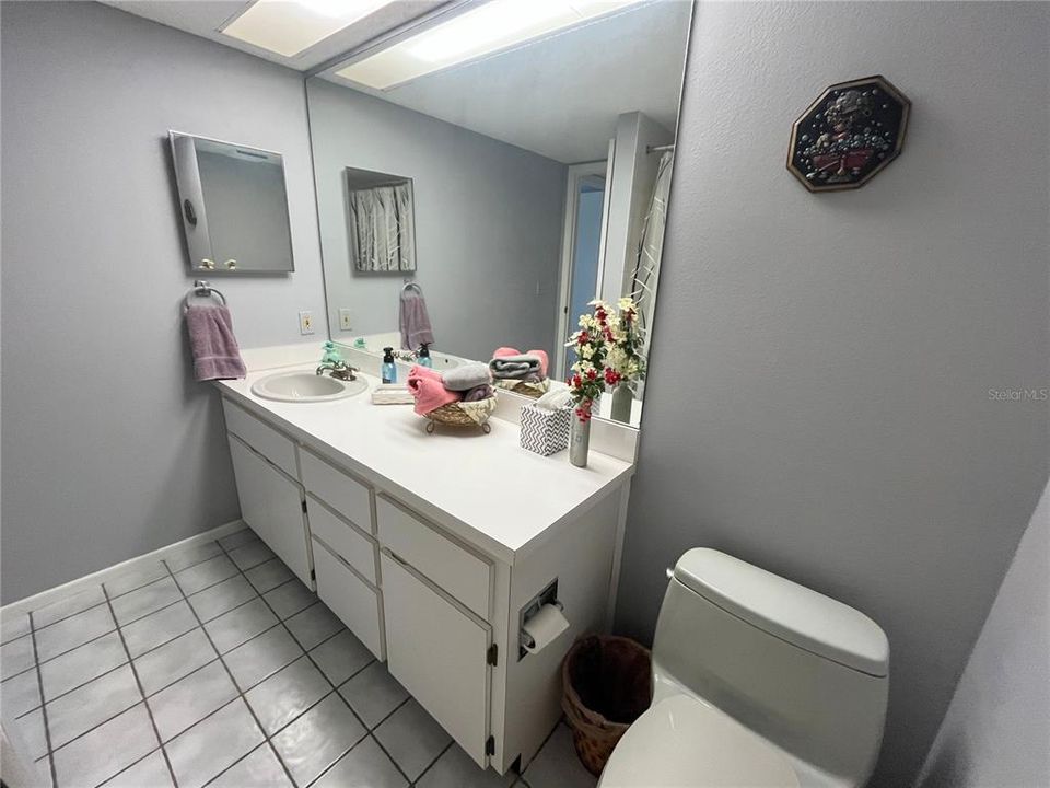 На продажу: $179,999 (2 спален, 2 ванн, 1318 Квадратных фут)