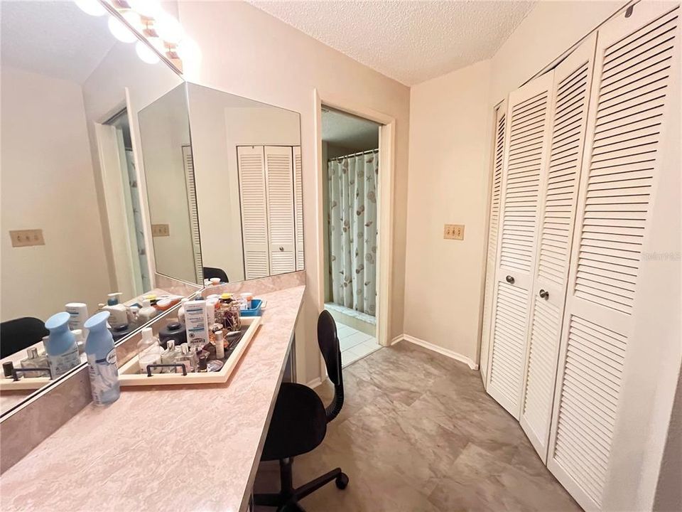 На продажу: $179,999 (2 спален, 2 ванн, 1318 Квадратных фут)