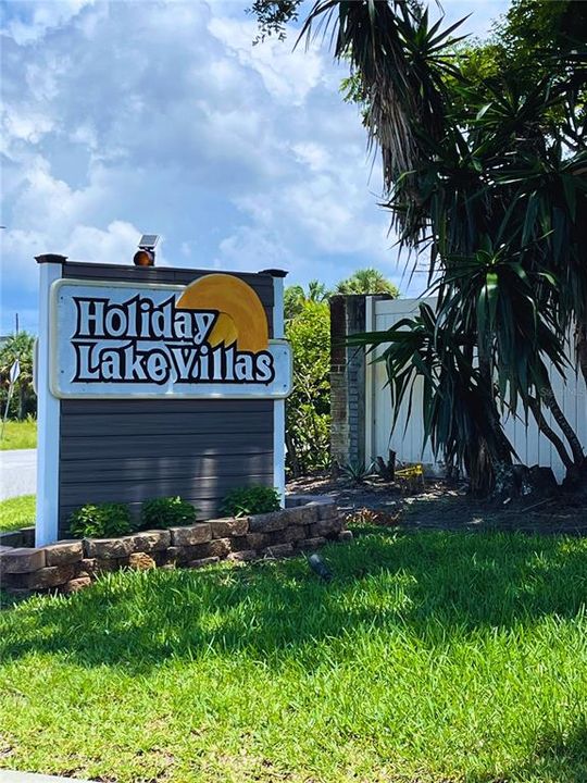 На продажу: $179,999 (2 спален, 2 ванн, 1318 Квадратных фут)