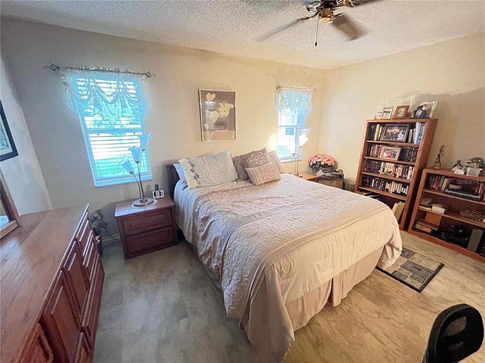 На продажу: $179,999 (2 спален, 2 ванн, 1318 Квадратных фут)