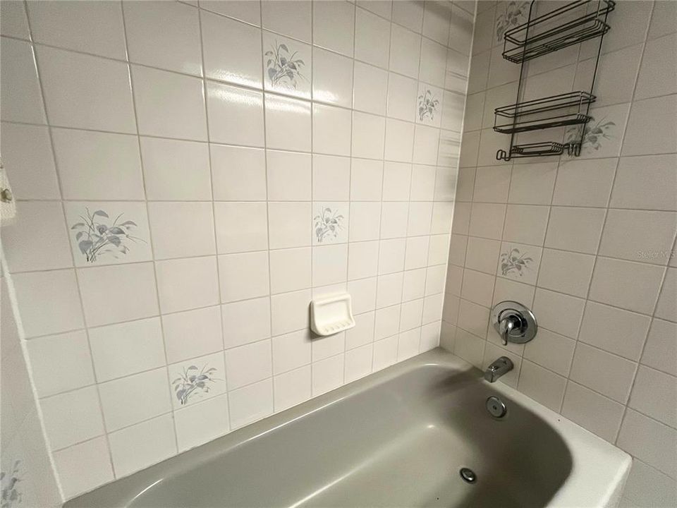 На продажу: $179,999 (2 спален, 2 ванн, 1318 Квадратных фут)