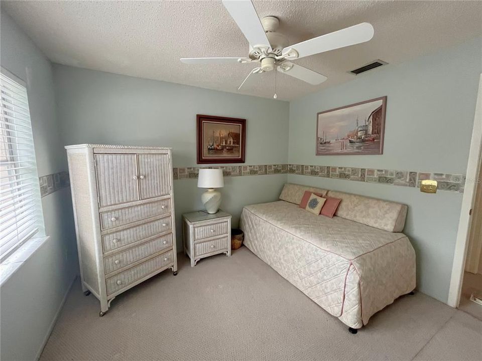 На продажу: $179,999 (2 спален, 2 ванн, 1318 Квадратных фут)