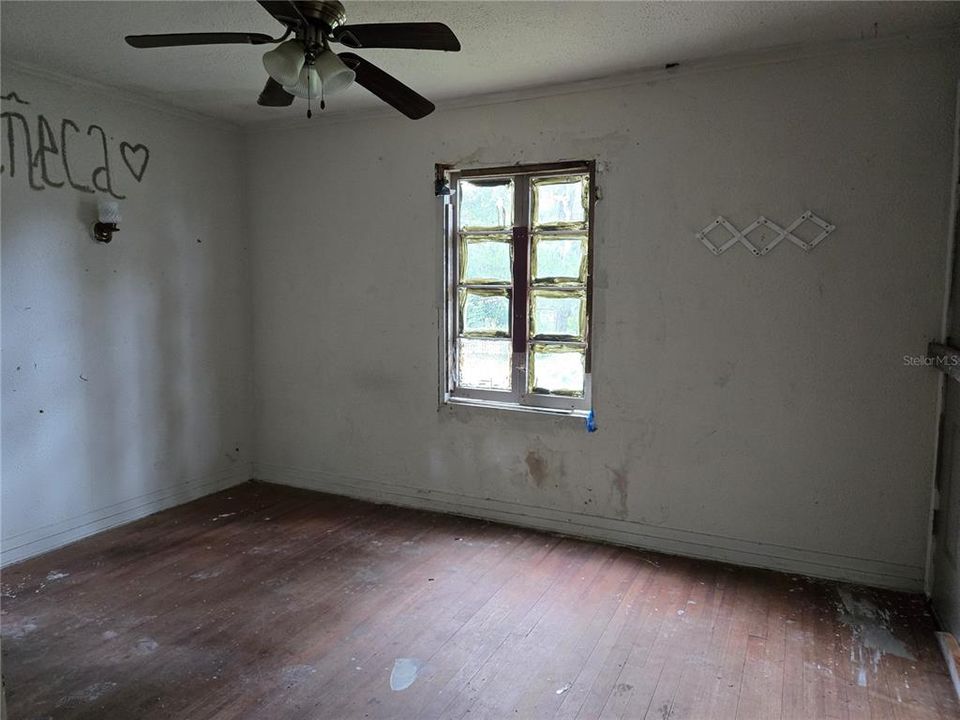 На продажу: $115,500 (4 спален, 2 ванн, 2192 Квадратных фут)