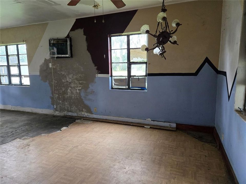 На продажу: $115,500 (4 спален, 2 ванн, 2192 Квадратных фут)