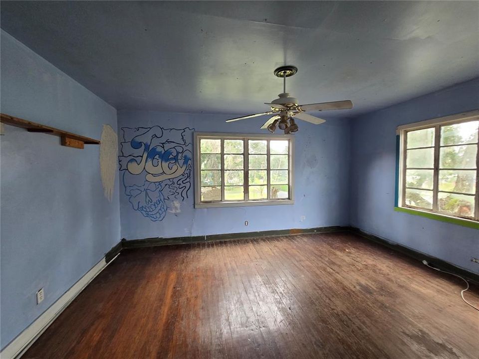 На продажу: $115,500 (4 спален, 2 ванн, 2192 Квадратных фут)