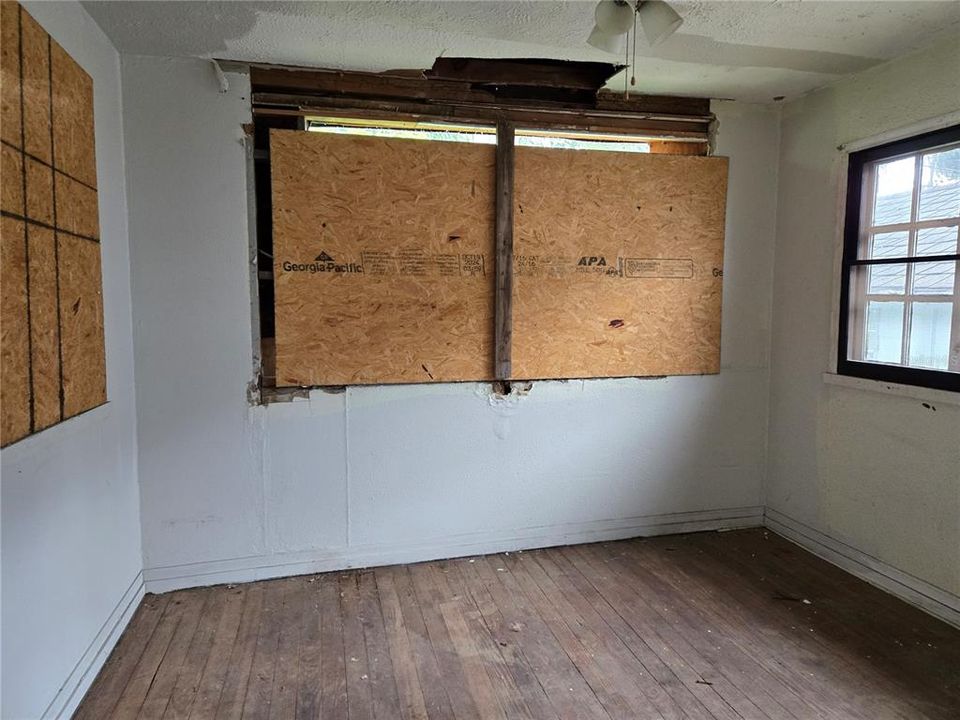 На продажу: $115,500 (4 спален, 2 ванн, 2192 Квадратных фут)