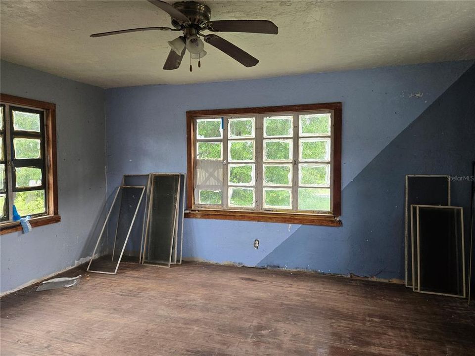 На продажу: $115,500 (4 спален, 2 ванн, 2192 Квадратных фут)