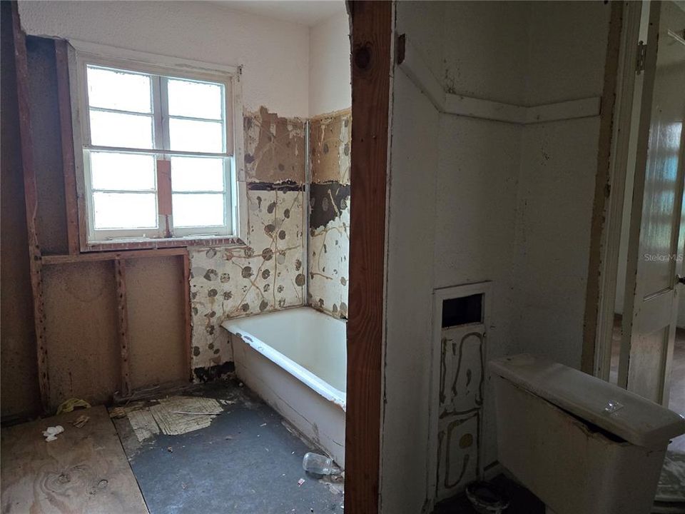 На продажу: $115,500 (4 спален, 2 ванн, 2192 Квадратных фут)