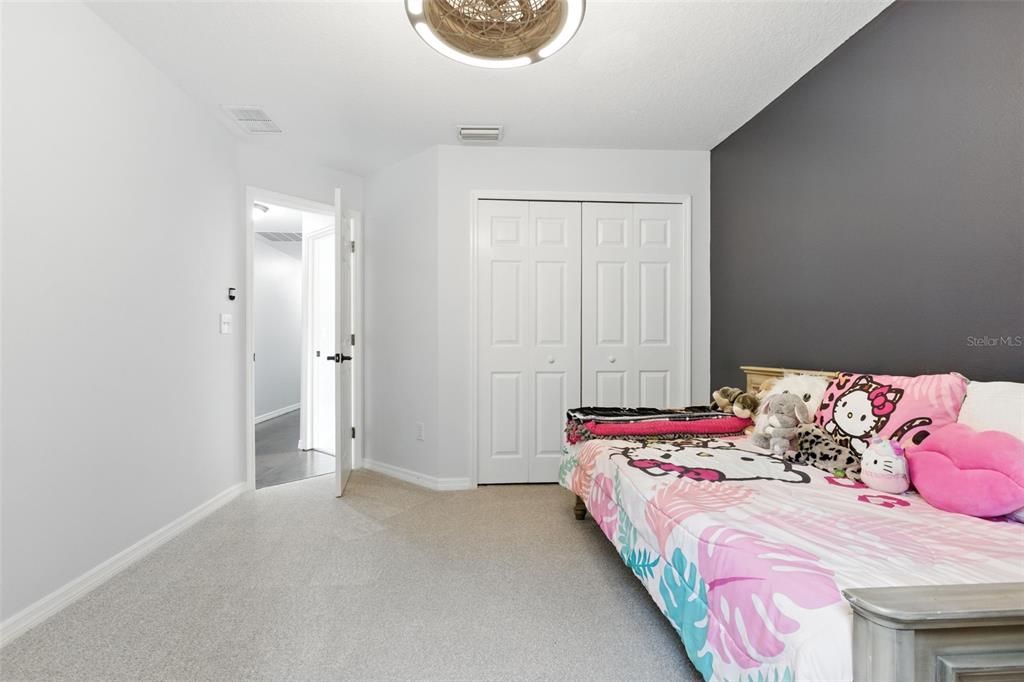 Под контрактом: $624,900 (5 спален, 3 ванн, 2805 Квадратных фут)