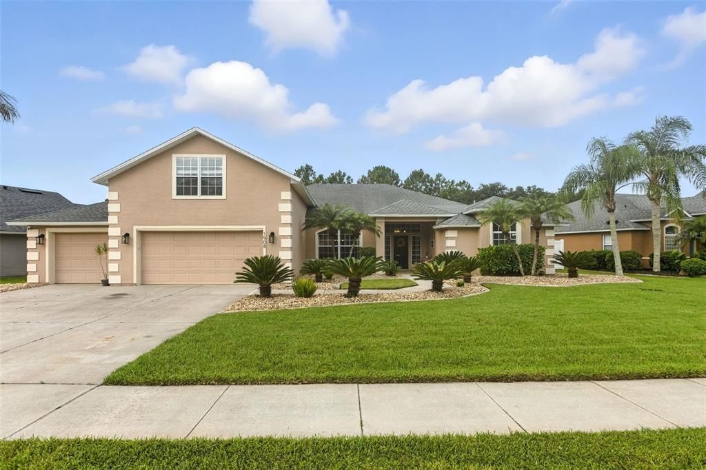 Под контрактом: $624,900 (5 спален, 3 ванн, 2805 Квадратных фут)