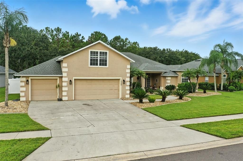 Под контрактом: $624,900 (5 спален, 3 ванн, 2805 Квадратных фут)