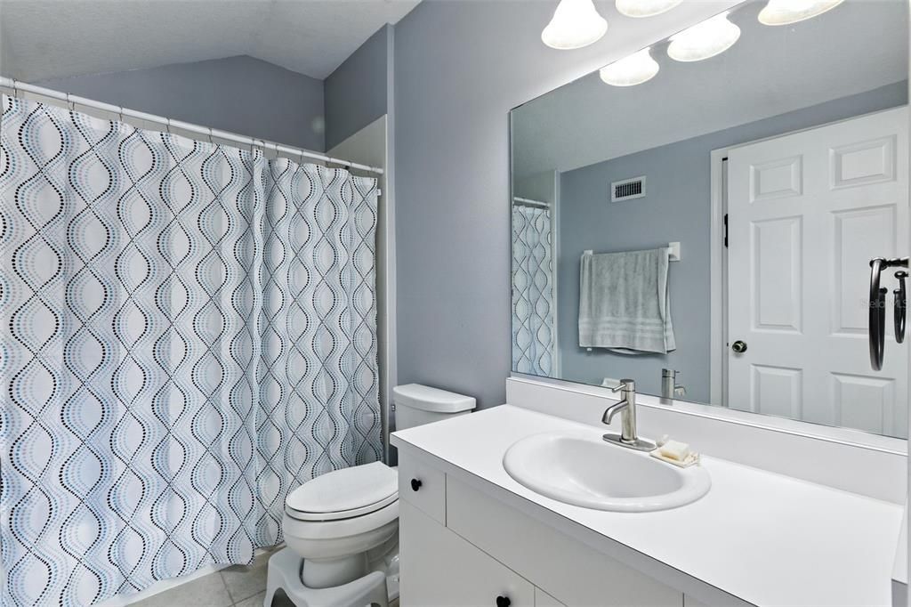 Под контрактом: $624,900 (5 спален, 3 ванн, 2805 Квадратных фут)