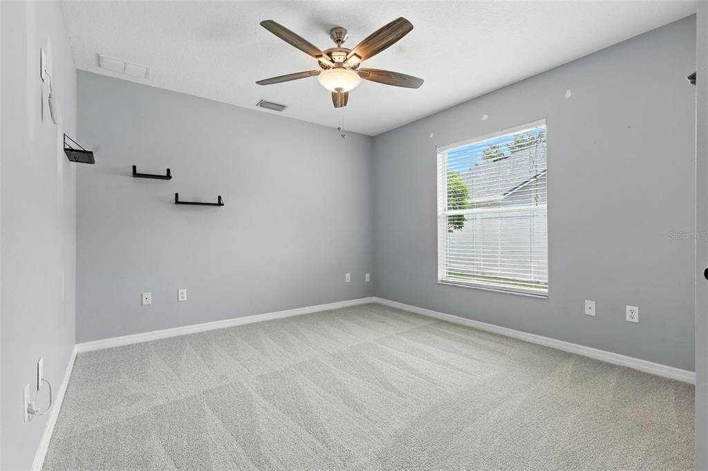 Под контрактом: $624,900 (5 спален, 3 ванн, 2805 Квадратных фут)