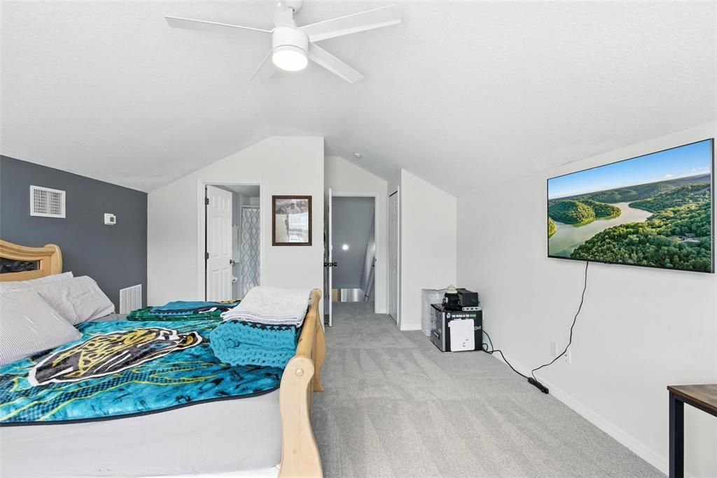 Под контрактом: $624,900 (5 спален, 3 ванн, 2805 Квадратных фут)