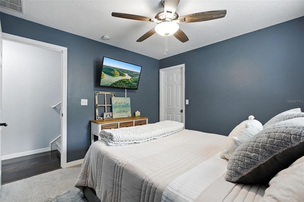 Под контрактом: $624,900 (5 спален, 3 ванн, 2805 Квадратных фут)