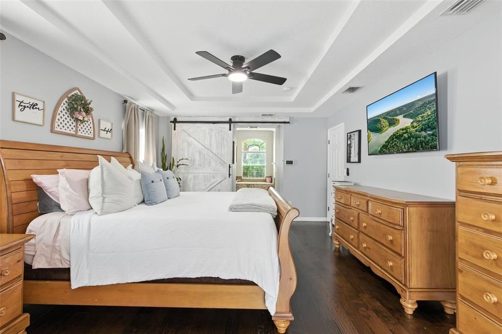 Под контрактом: $624,900 (5 спален, 3 ванн, 2805 Квадратных фут)