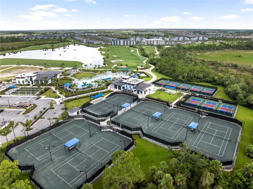 Active With Contract: $299,999 (2 beds, 2 baths, 1149 Square Feet)