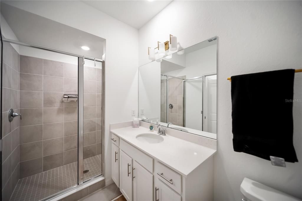 Active With Contract: $299,999 (2 beds, 2 baths, 1149 Square Feet)