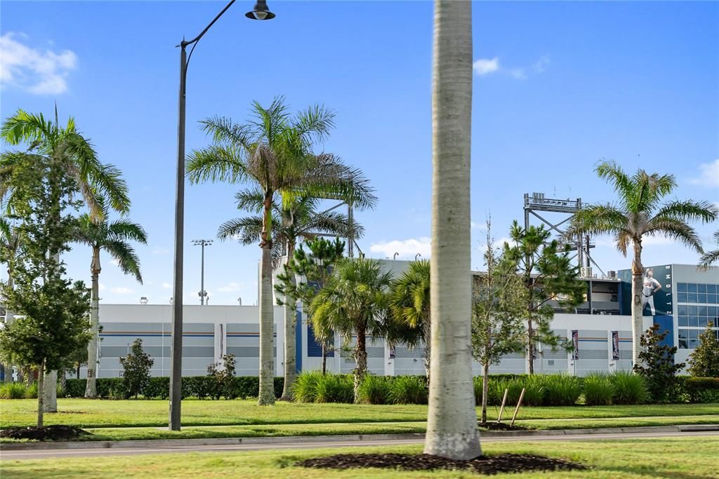 Active With Contract: $299,999 (2 beds, 2 baths, 1149 Square Feet)