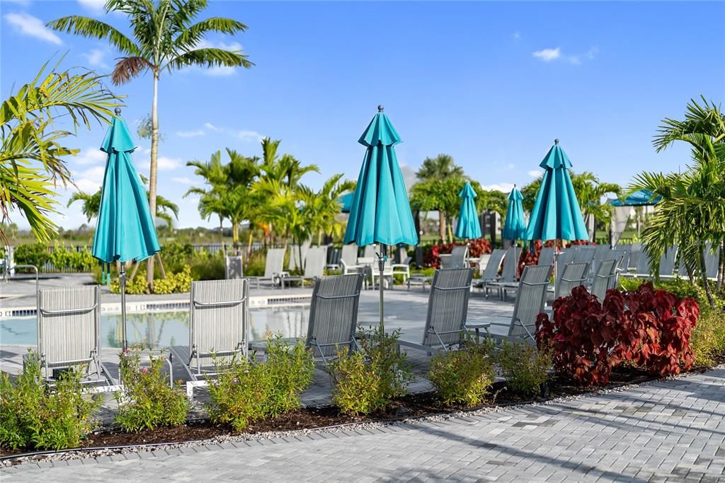 Active With Contract: $299,999 (2 beds, 2 baths, 1149 Square Feet)