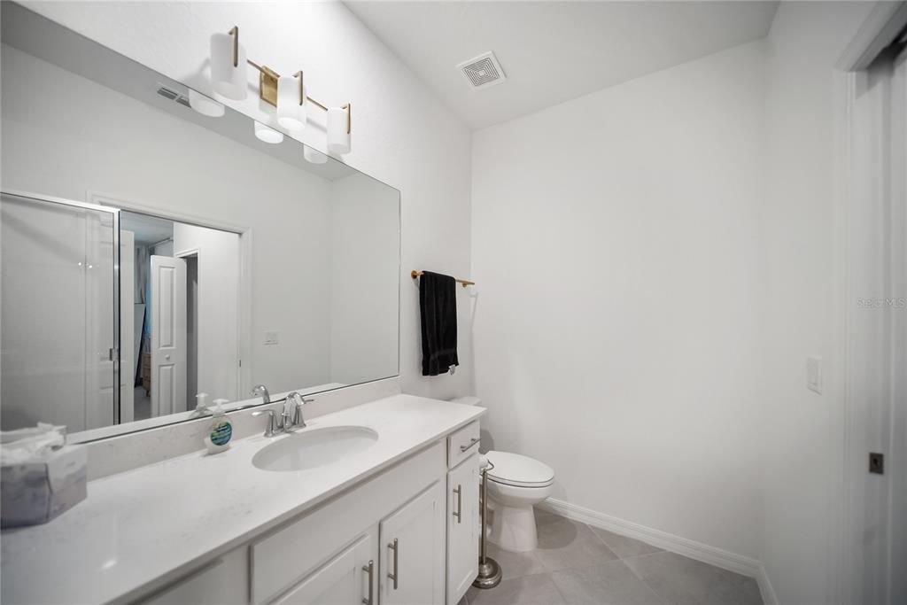 Active With Contract: $299,999 (2 beds, 2 baths, 1149 Square Feet)