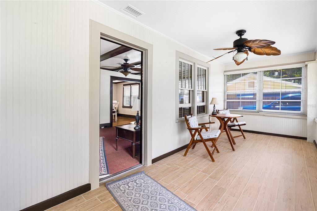 For Sale: $190,000 (2 beds, 3 baths, 1155 Square Feet)