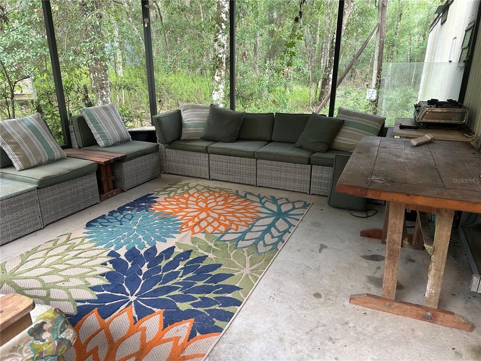 На продажу: $159,000 (2 спален, 1 ванн, 728 Квадратных фут)