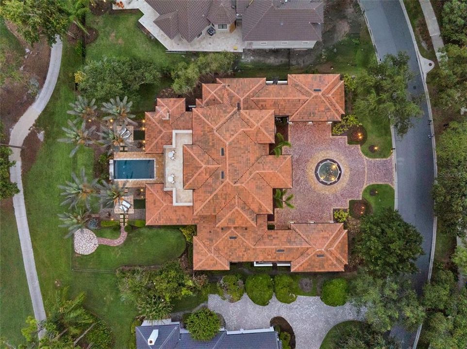 合同活跃: $3,750,000 (5 贝兹, 6 浴室, 6101 平方英尺)