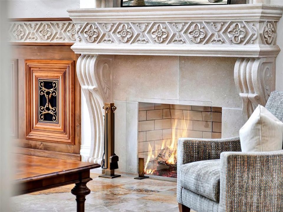 合同活跃: $3,750,000 (5 贝兹, 6 浴室, 6101 平方英尺)