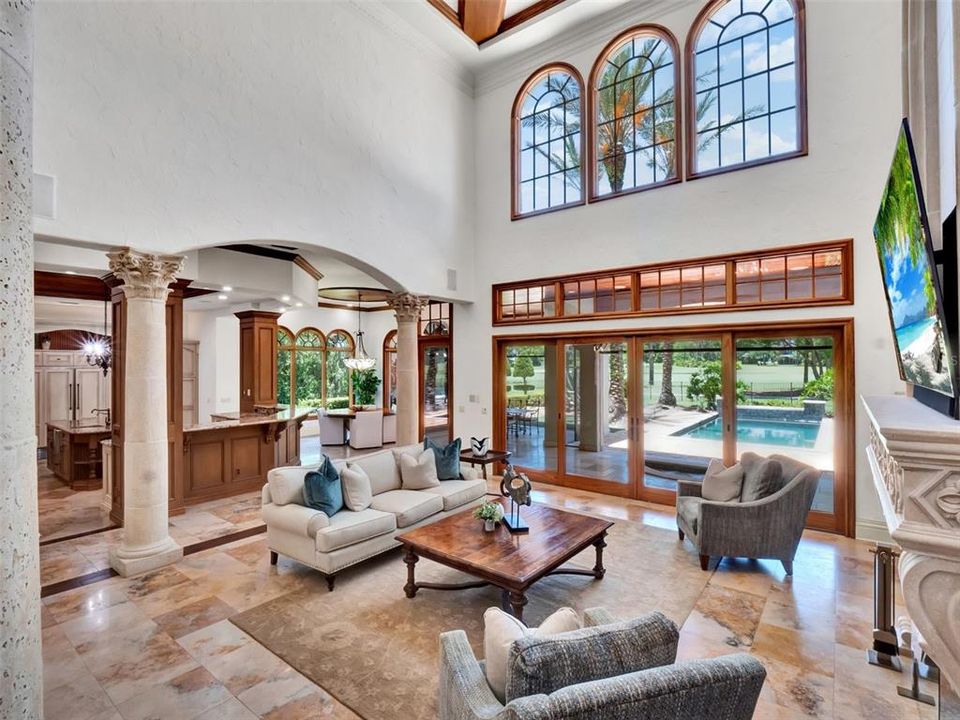 合同活跃: $3,750,000 (5 贝兹, 6 浴室, 6101 平方英尺)