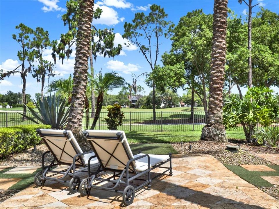 合同活跃: $3,750,000 (5 贝兹, 6 浴室, 6101 平方英尺)