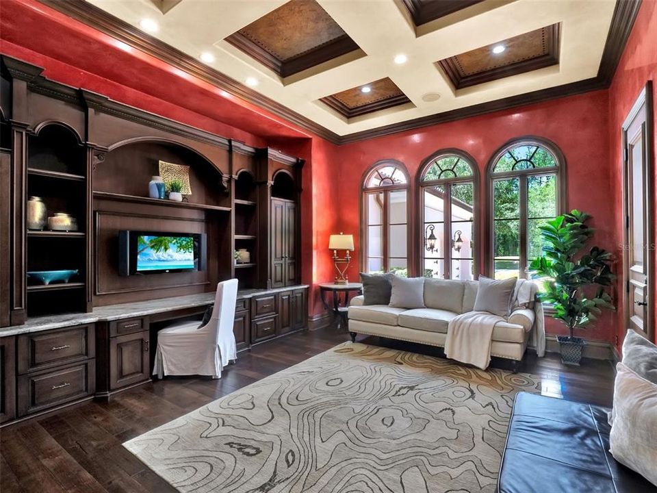 合同活跃: $3,750,000 (5 贝兹, 6 浴室, 6101 平方英尺)