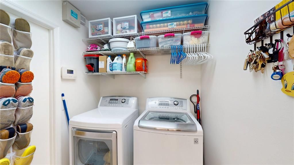 合同活跃: $563,000 (3 贝兹, 2 浴室, 2511 平方英尺)