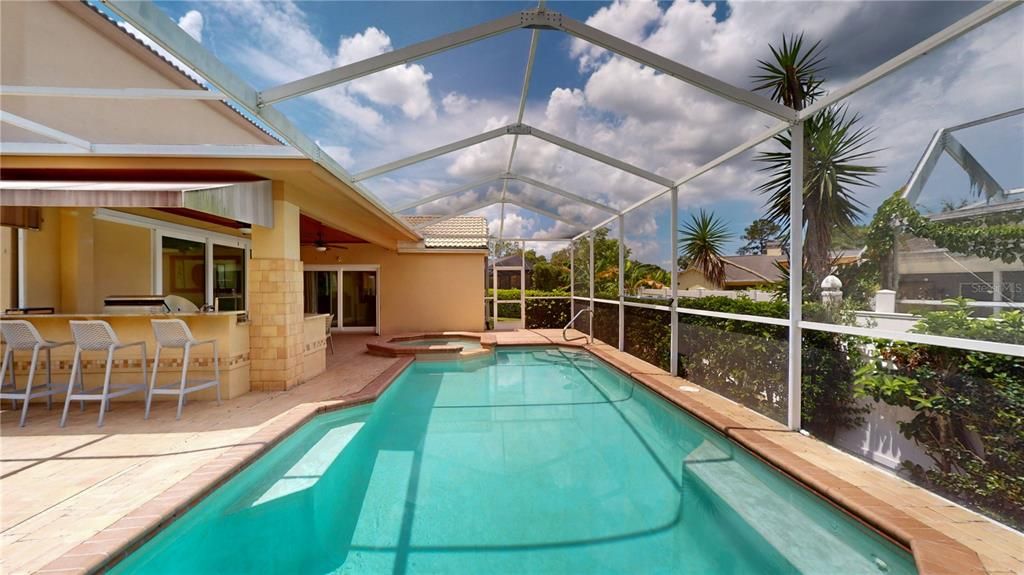 合同活跃: $563,000 (3 贝兹, 2 浴室, 2511 平方英尺)