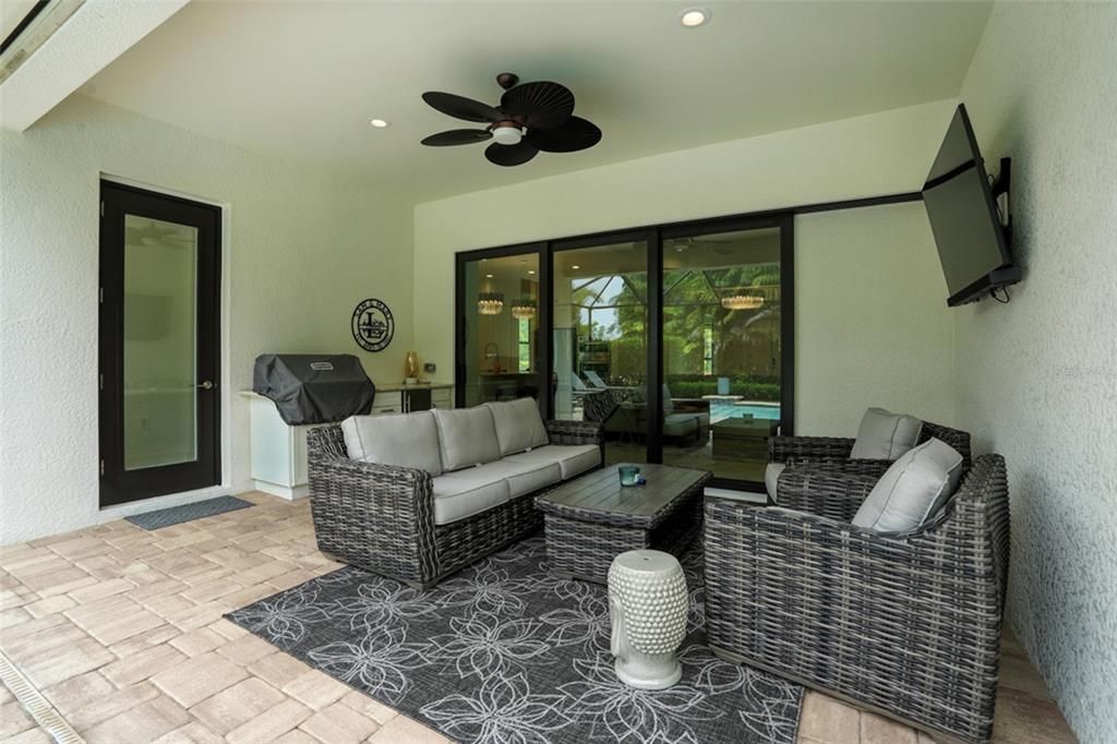 For Sale: $779,500 (3 beds, 2 baths, 2441 Square Feet)