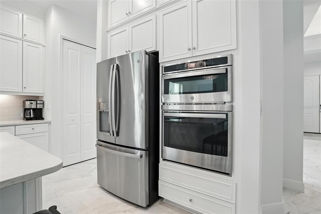 For Sale: $779,500 (3 beds, 2 baths, 2441 Square Feet)