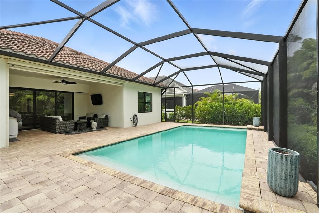 For Sale: $779,500 (3 beds, 2 baths, 2441 Square Feet)