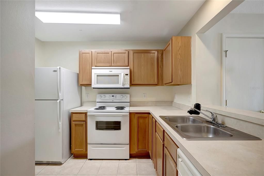 For Rent: $1,899 (2 beds, 2 baths, 1080 Square Feet)