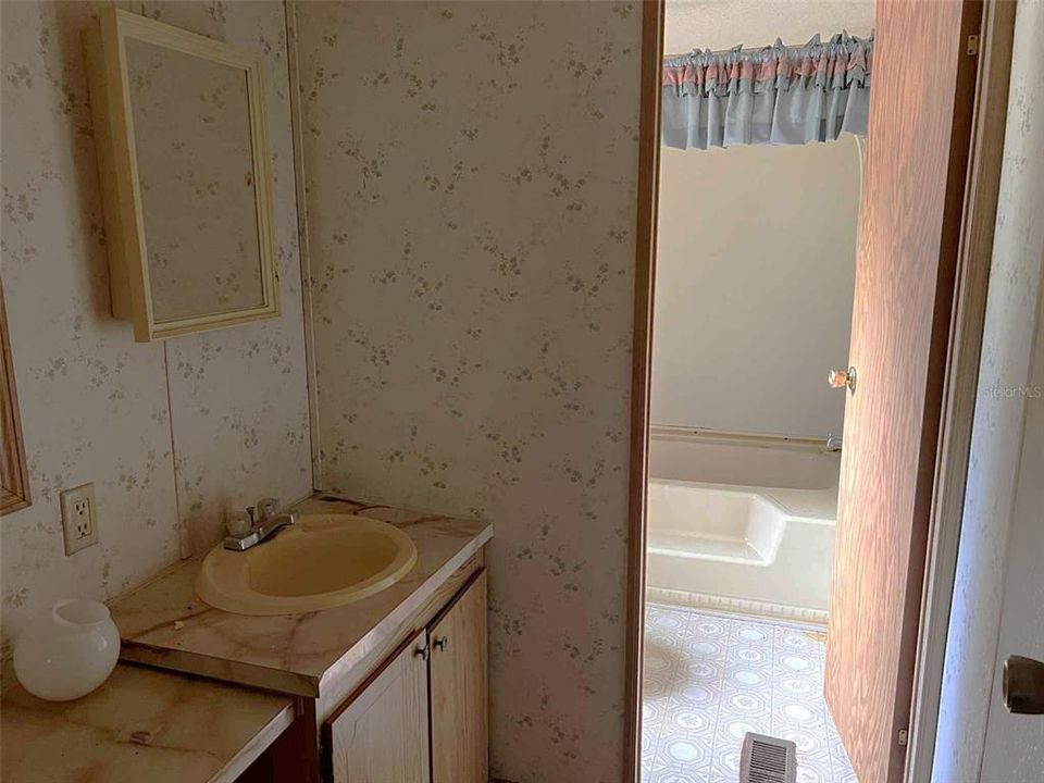 待售: $365,000 (3 贝兹, 2 浴室, 1404 平方英尺)