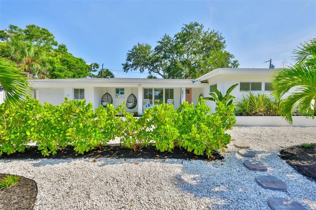 最近售出: $600,000 (2 贝兹, 2 浴室, 1532 平方英尺)