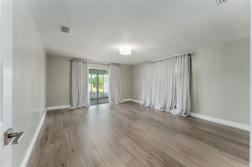 For Sale: $505,000 (4 beds, 2 baths, 2126 Square Feet)