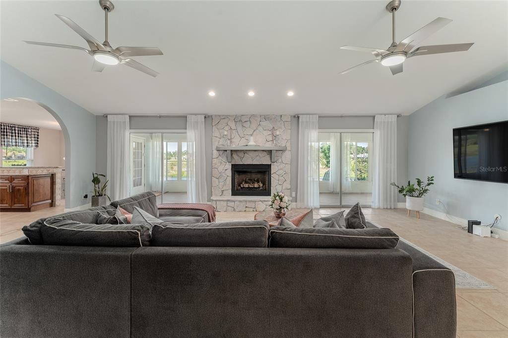 For Sale: $505,000 (4 beds, 2 baths, 2126 Square Feet)