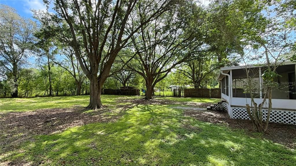 合同活跃: $205,900 (3 贝兹, 2 浴室, 1232 平方英尺)