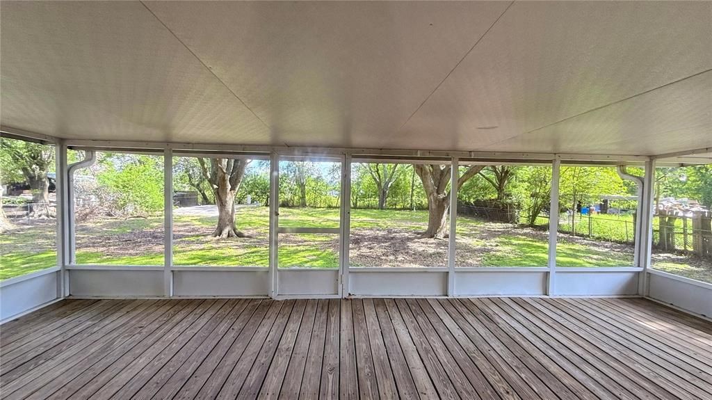 合同活跃: $205,900 (3 贝兹, 2 浴室, 1232 平方英尺)