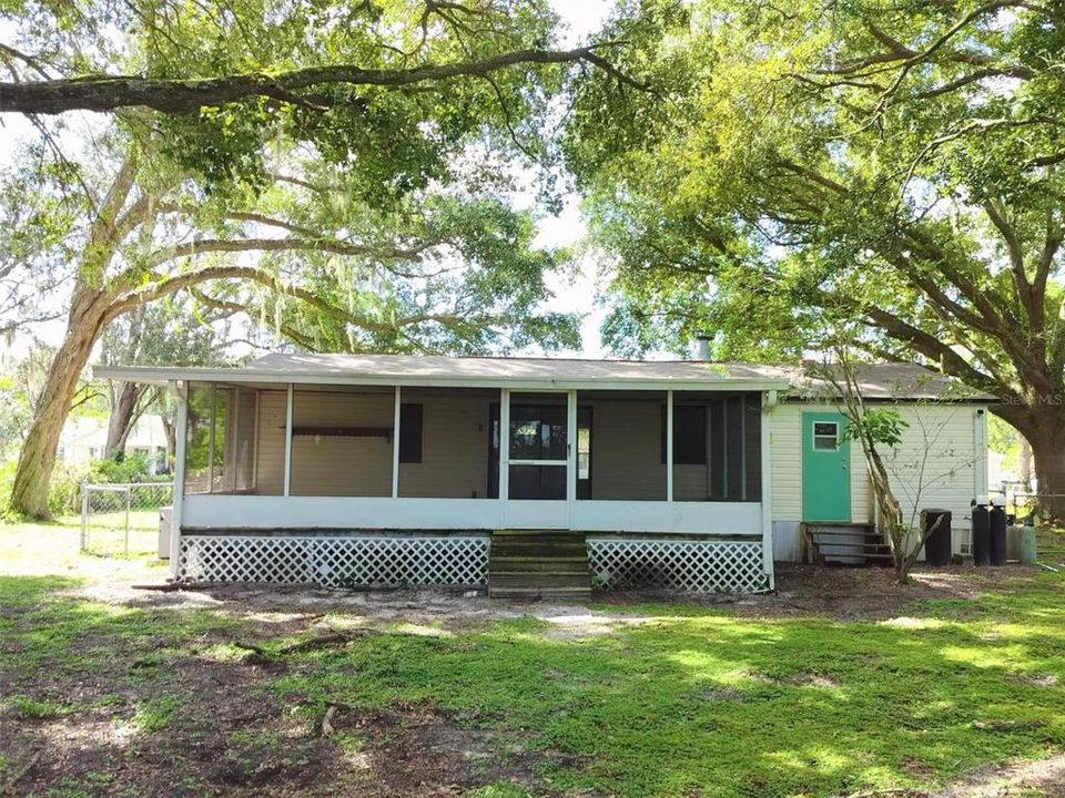 合同活跃: $205,900 (3 贝兹, 2 浴室, 1232 平方英尺)