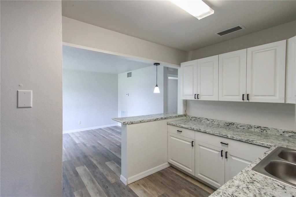 待售: $189,900 (3 贝兹, 2 浴室, 1254 平方英尺)