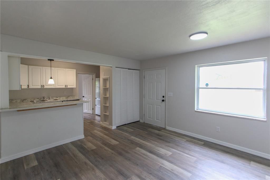 待售: $189,900 (3 贝兹, 2 浴室, 1254 平方英尺)