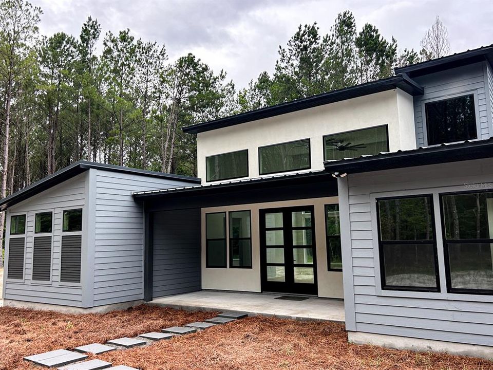 Recently Sold: $675,000 (2 beds, 2 baths, 1740 Square Feet)