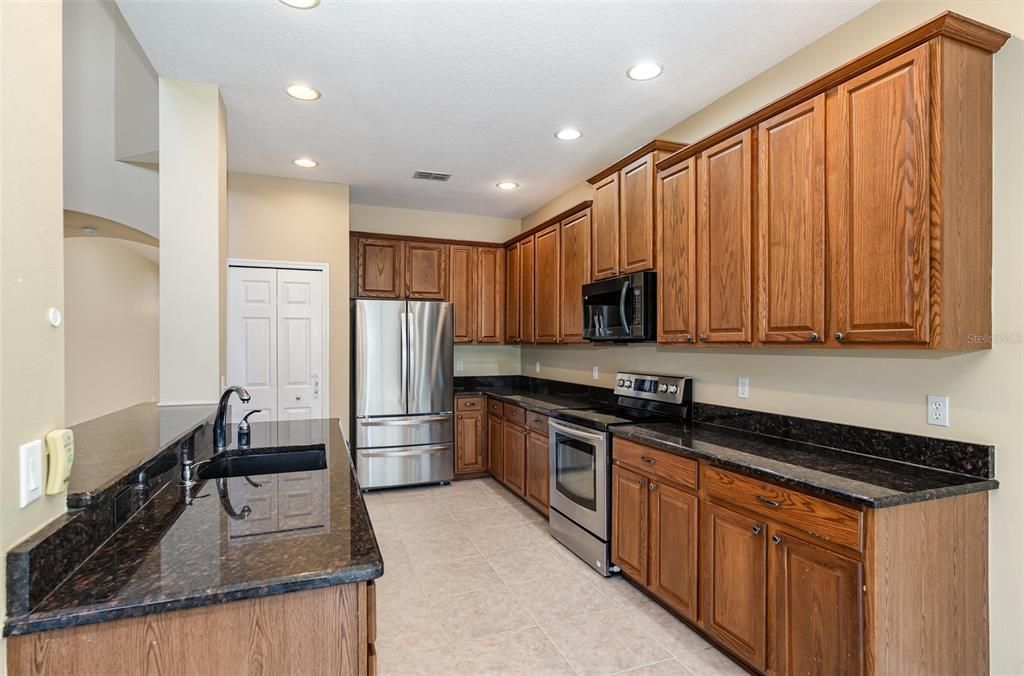 Active With Contract: $588,500 (4 beds, 3 baths, 2658 Square Feet)